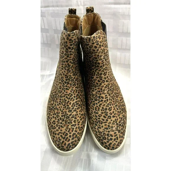 Wonderly Wendalynn Booties, color brown, size 8M - Picture 2 of 9